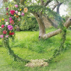 Summer weddin arch
